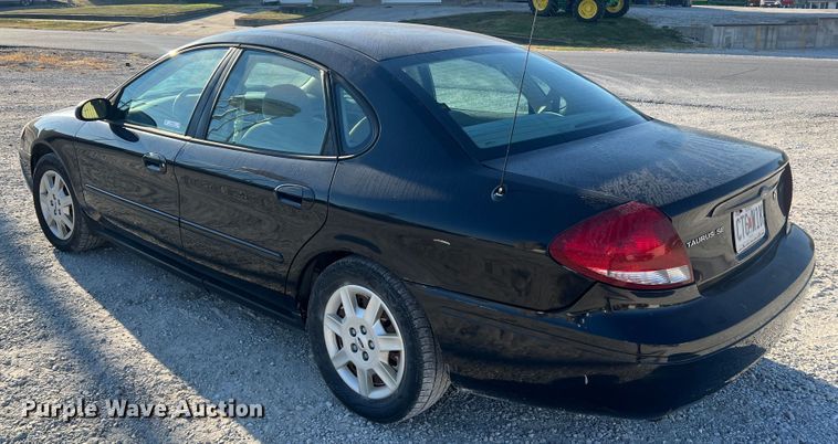 image for item MR9949 2006 Ford Taurus SE