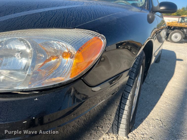 image for item MR9949 2006 Ford Taurus SE