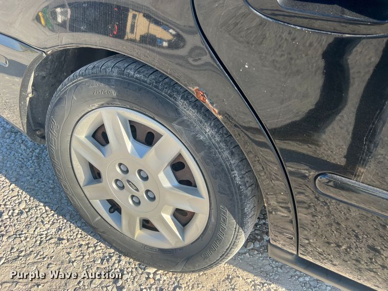 image for item MR9949 2006 Ford Taurus SE