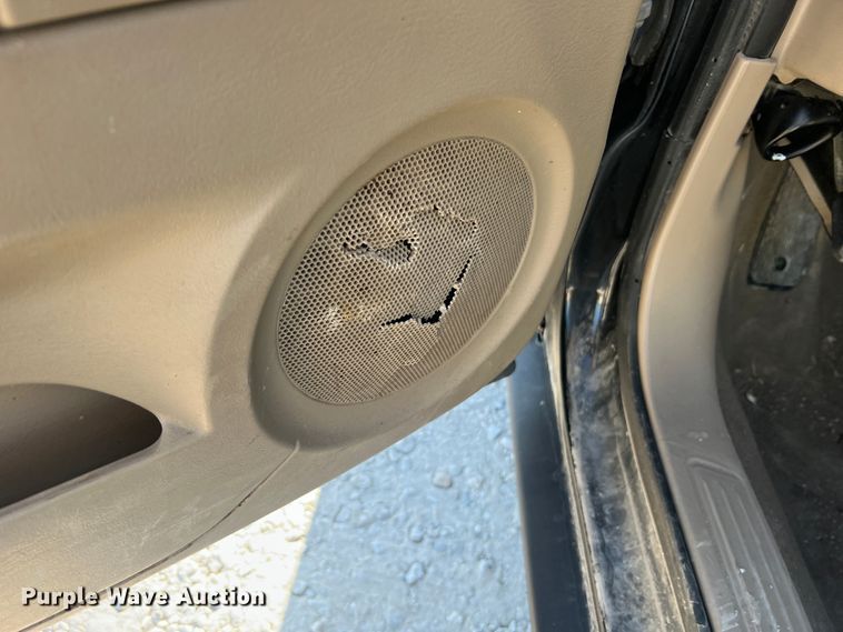 image for item MR9949 2006 Ford Taurus SE