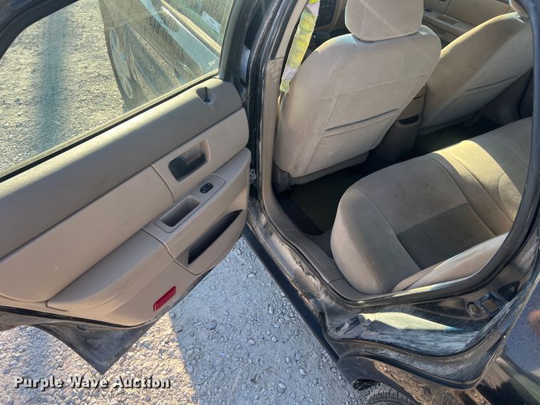 image for item MR9949 2006 Ford Taurus SE