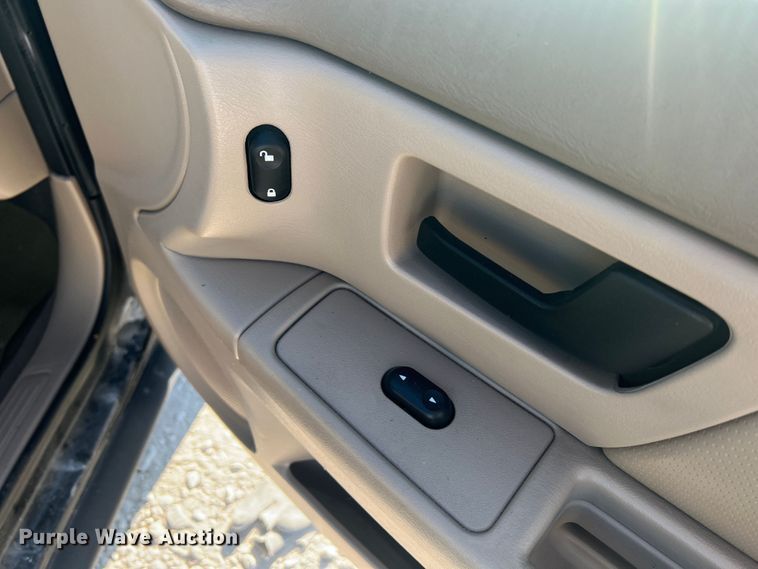 image for item MR9949 2006 Ford Taurus SE