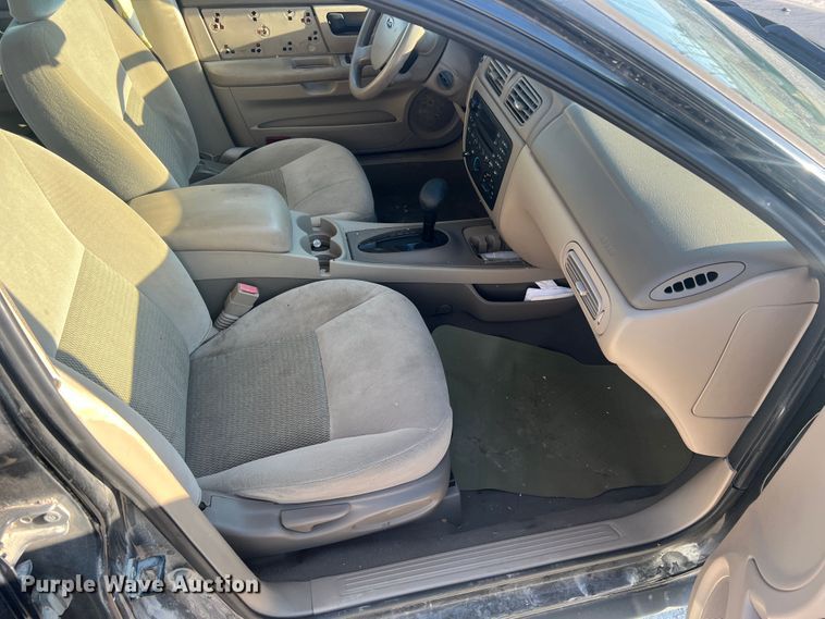 image for item MR9949 2006 Ford Taurus SE