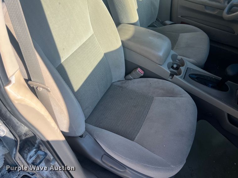 image for item MR9949 2006 Ford Taurus SE