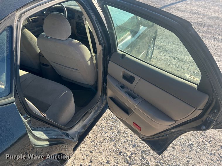 image for item MR9949 2006 Ford Taurus SE