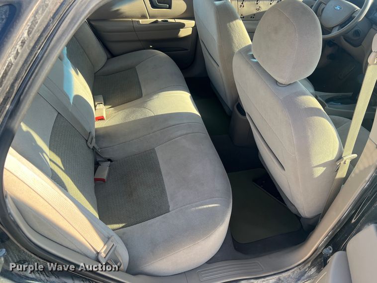 image for item MR9949 2006 Ford Taurus SE