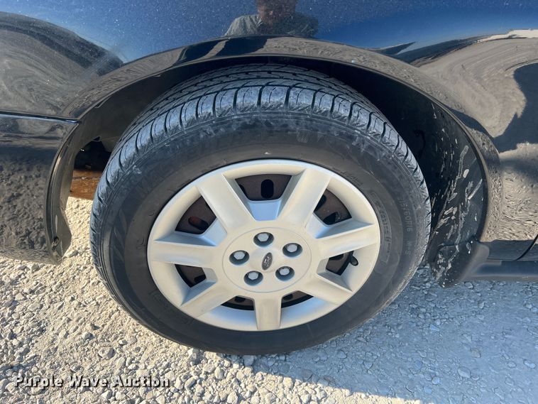 image for item MR9949 2006 Ford Taurus SE