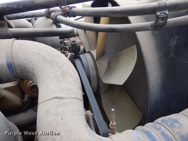 image for item MW9297 2000 Freightliner FLD112  semi truck