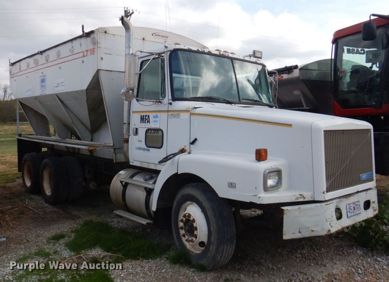 image for item MW9304 1995 White GMC WG  fertilizer delivery truck