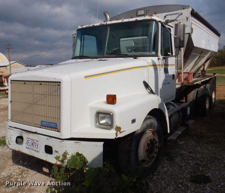 image for item MW9304 1995 White GMC WG  fertilizer delivery truck