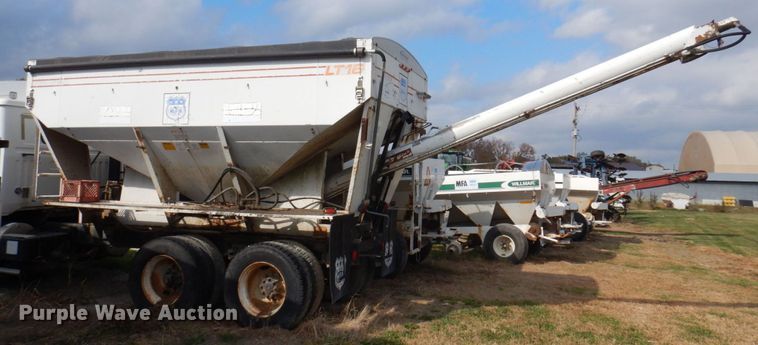 image for item MW9304 1995 White GMC WG  fertilizer delivery truck