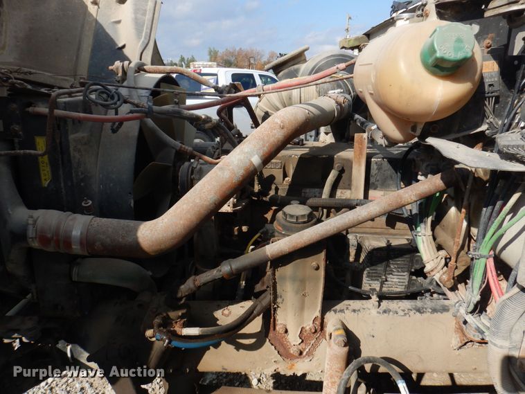 image for item MW9304 1995 White GMC WG  fertilizer delivery truck