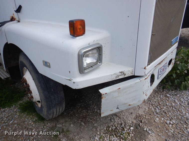 image for item MW9304 1995 White GMC WG  fertilizer delivery truck