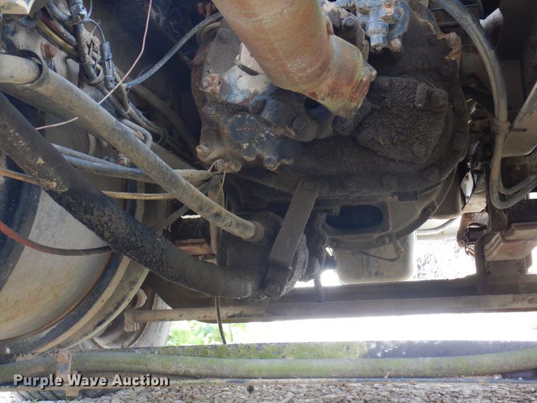 image for item MW9304 1995 White GMC WG  fertilizer delivery truck