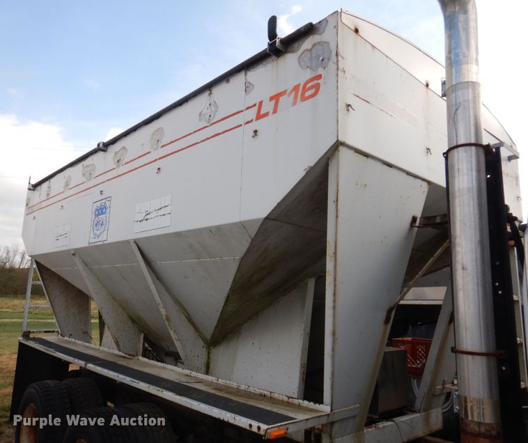 image for item MW9304 1995 White GMC WG  fertilizer delivery truck