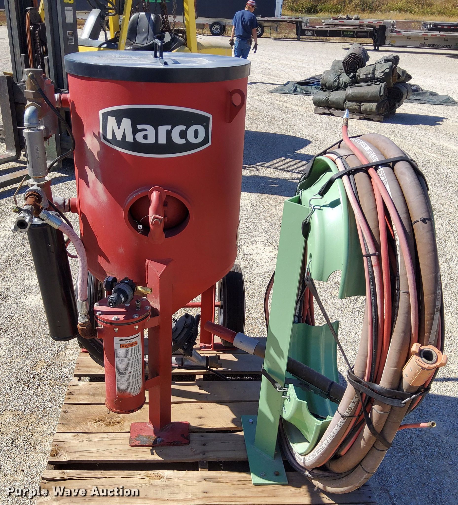 2014 Marco sand blasting pot in Alma, KS Item DN6883 sold Purple Wave