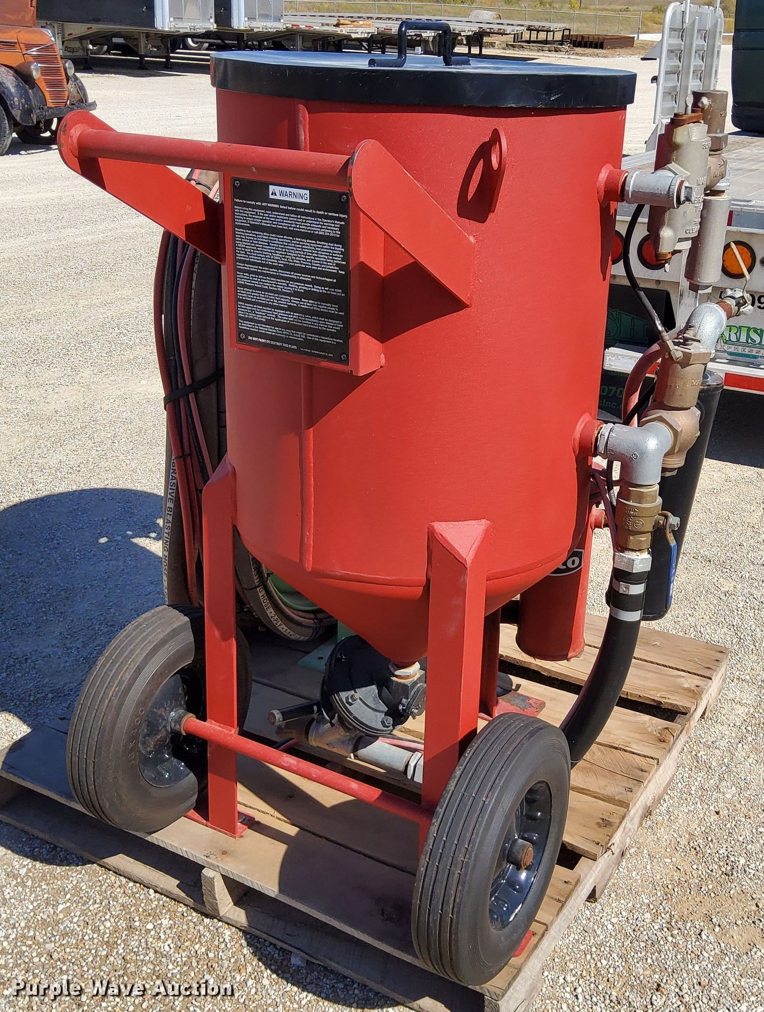 2014 Marco sand blasting pot in Alma, KS Item DN6883 sold Purple Wave