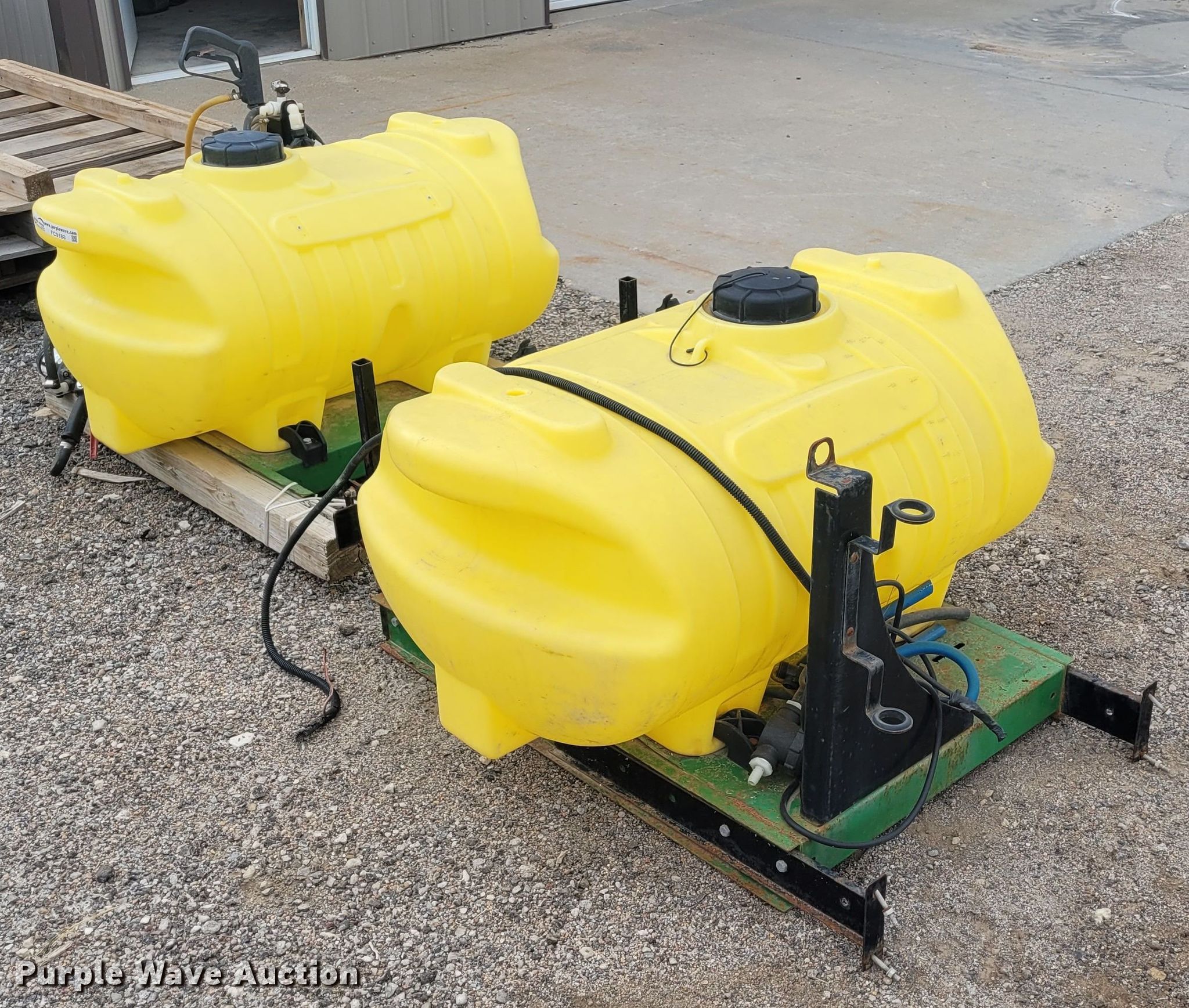 (2) poly tanks in Andover, KS | Item FC9188 sold | Purple Wave