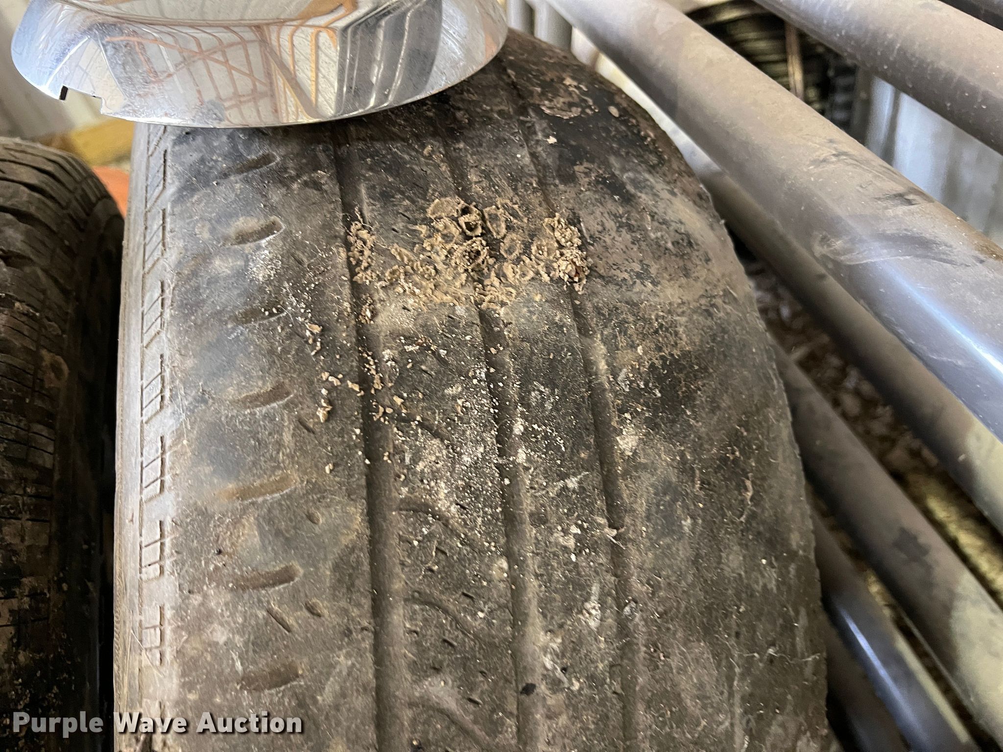 (12) wheels and tires in Mulberry, KS Item HX9944 sold Purple Wave