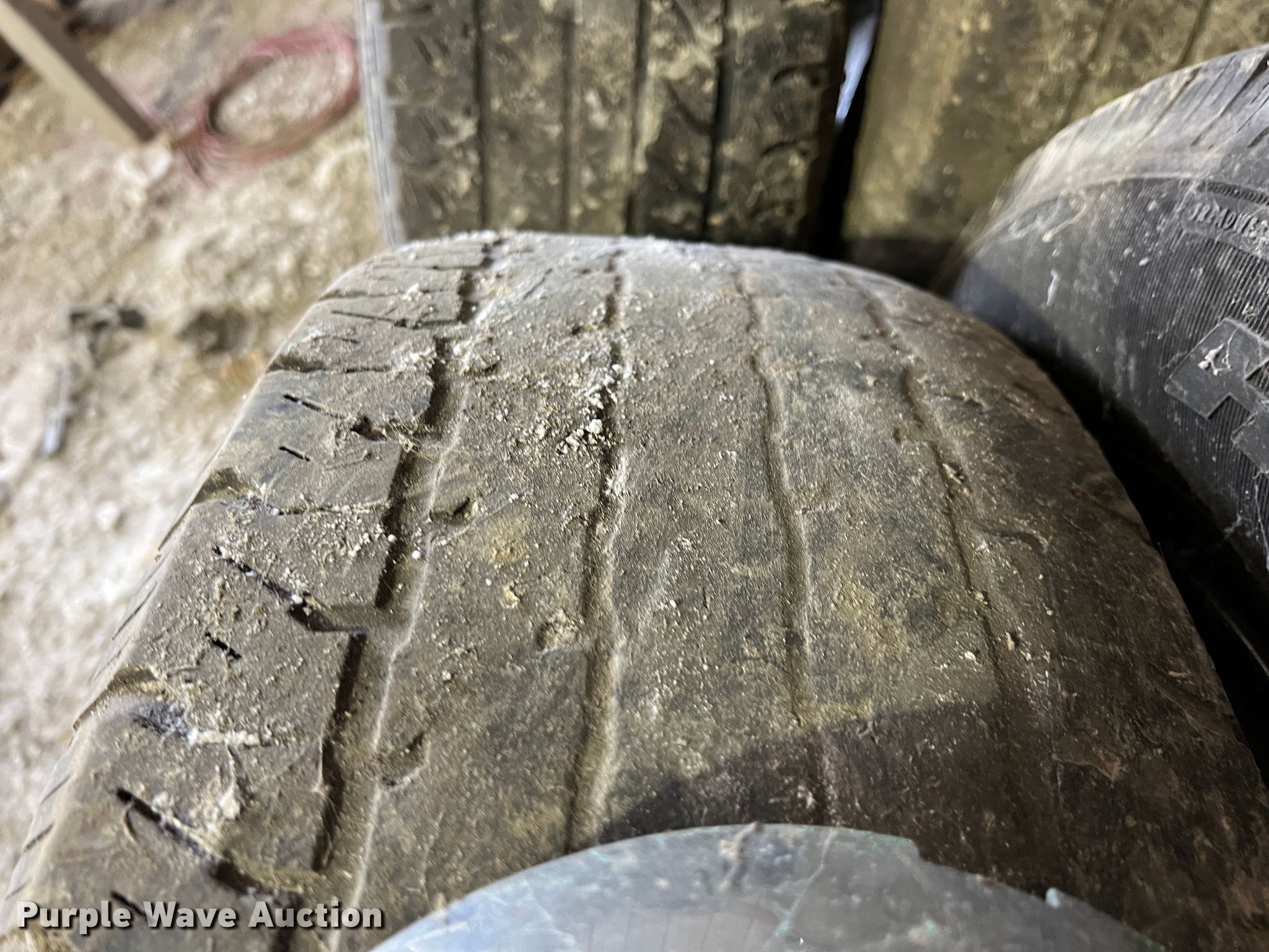 (12) wheels and tires in Mulberry, KS Item HX9944 sold Purple Wave