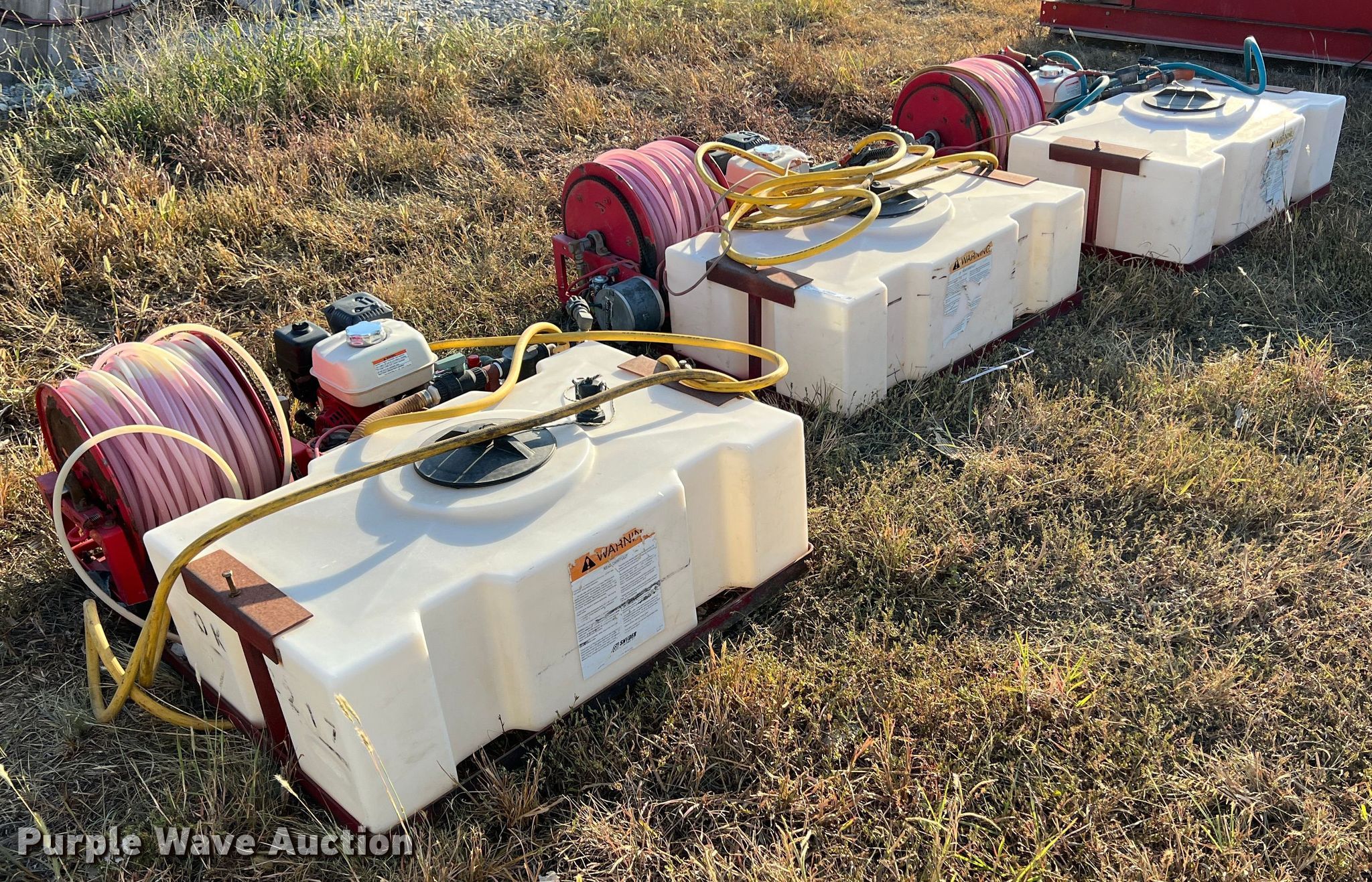 (3) sprayers in Vinita, OK Item KF9894 sold Purple Wave