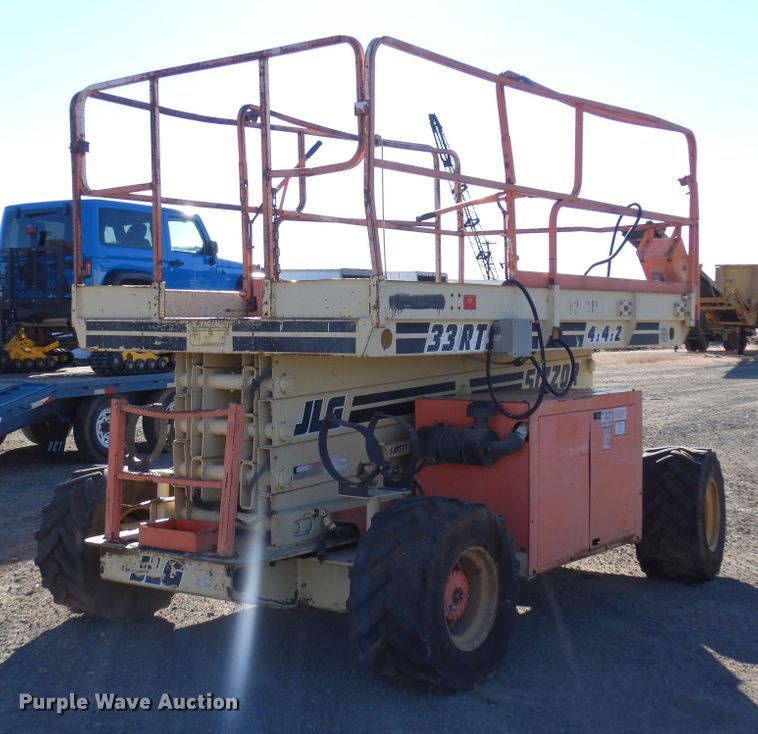 image for item DF8173 1997 JLG 33RTS  scissor lift