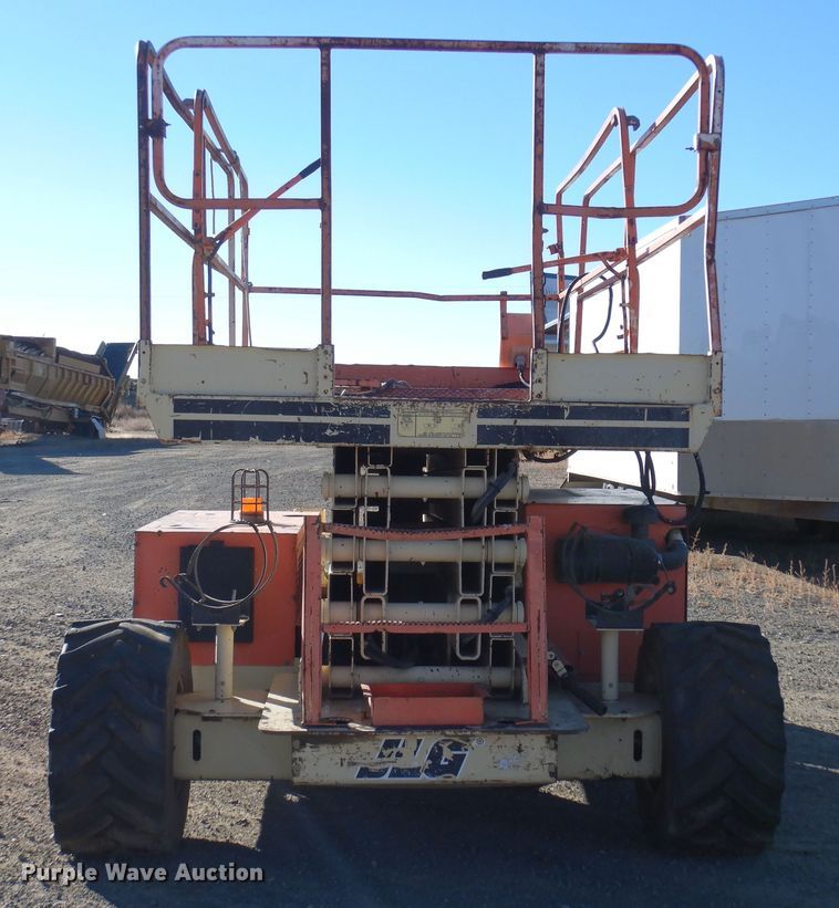 image for item DF8173 1997 JLG 33RTS  scissor lift