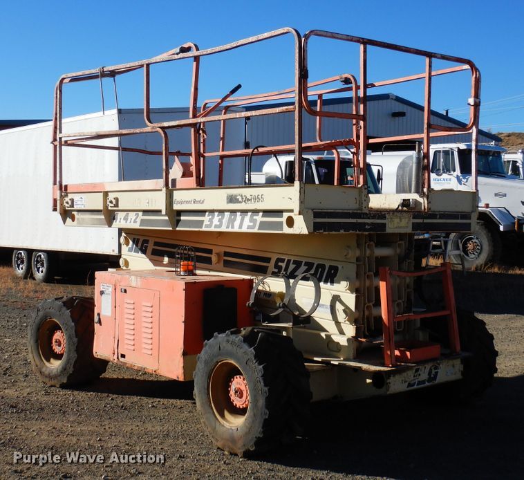 image for item DF8173 1997 JLG 33RTS  scissor lift