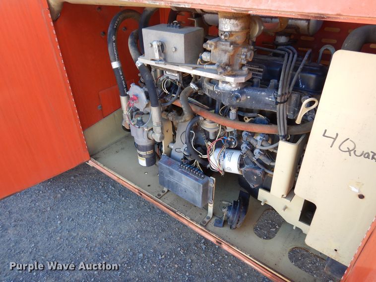 image for item DF8173 1997 JLG 33RTS  scissor lift