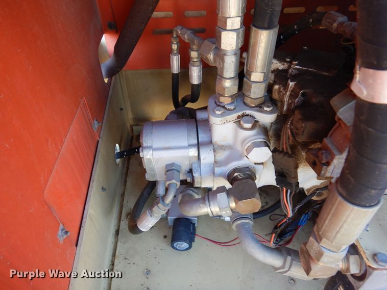 image for item DF8173 1997 JLG 33RTS  scissor lift