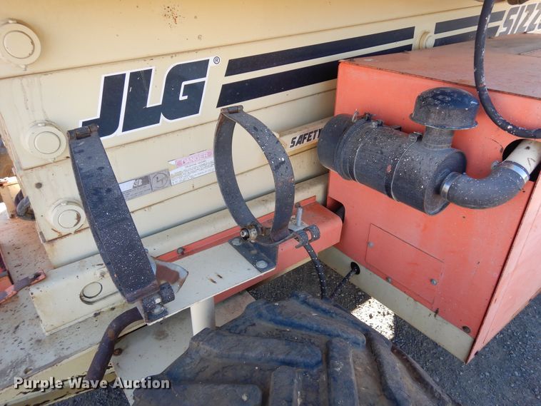 image for item DF8173 1997 JLG 33RTS  scissor lift