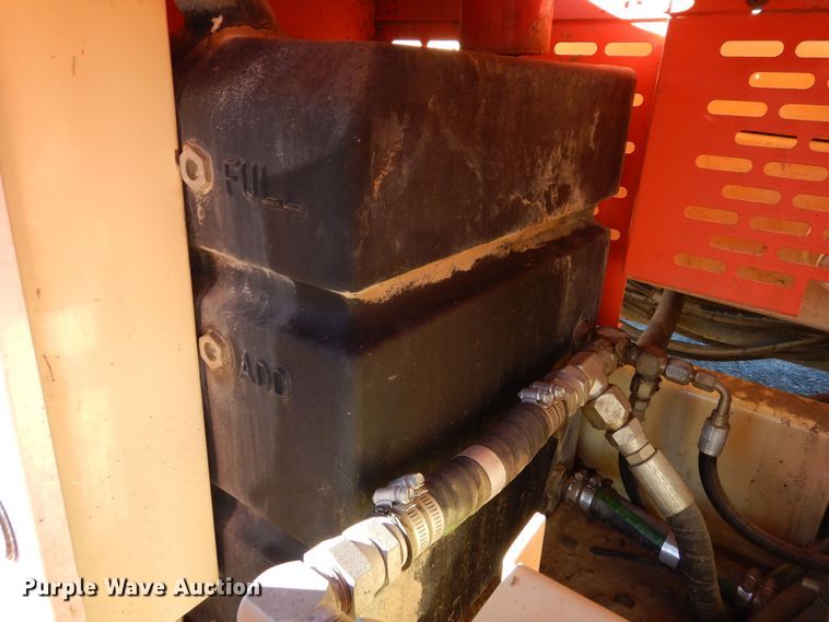 image for item DF8173 1997 JLG 33RTS  scissor lift