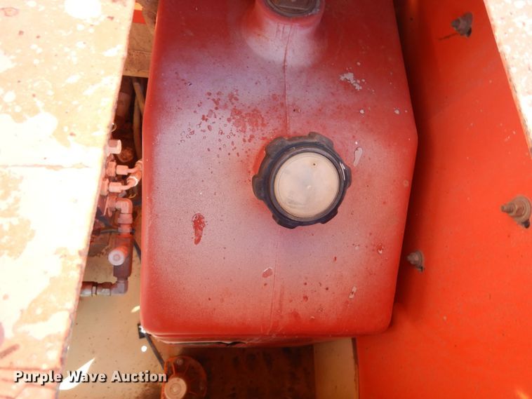 image for item DF8173 1997 JLG 33RTS  scissor lift