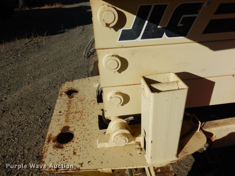 image for item DF8173 1997 JLG 33RTS  scissor lift