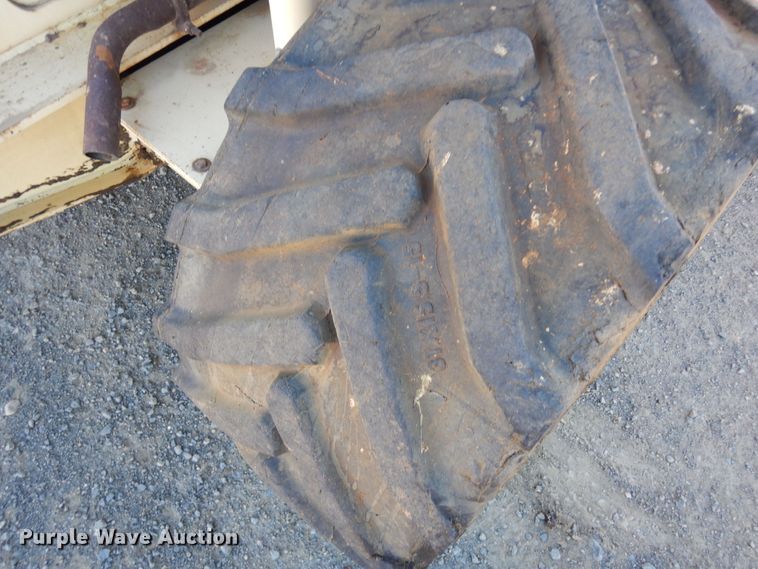 image for item DF8173 1997 JLG 33RTS  scissor lift