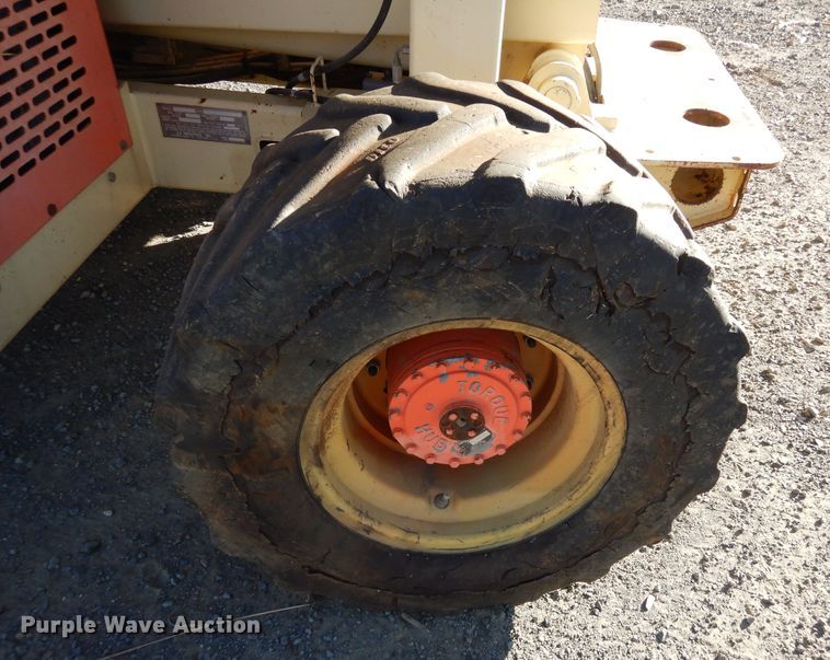 image for item DF8173 1997 JLG 33RTS  scissor lift