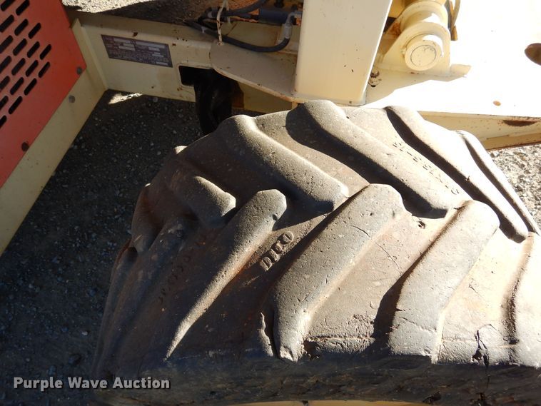 image for item DF8173 1997 JLG 33RTS  scissor lift