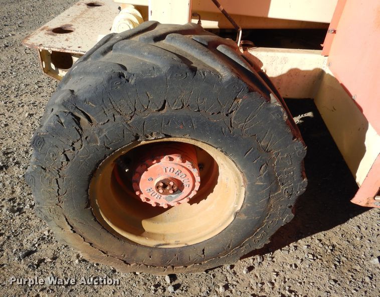 image for item DF8173 1997 JLG 33RTS  scissor lift