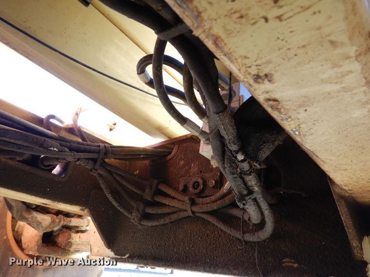 image for item DF8173 1997 JLG 33RTS  scissor lift