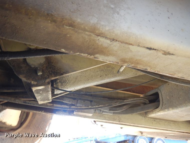 image for item DF8173 1997 JLG 33RTS  scissor lift