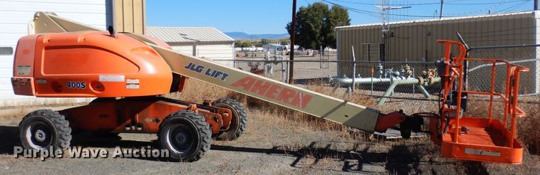 image for item DF8176 2007 JLG 400S  boom lift
