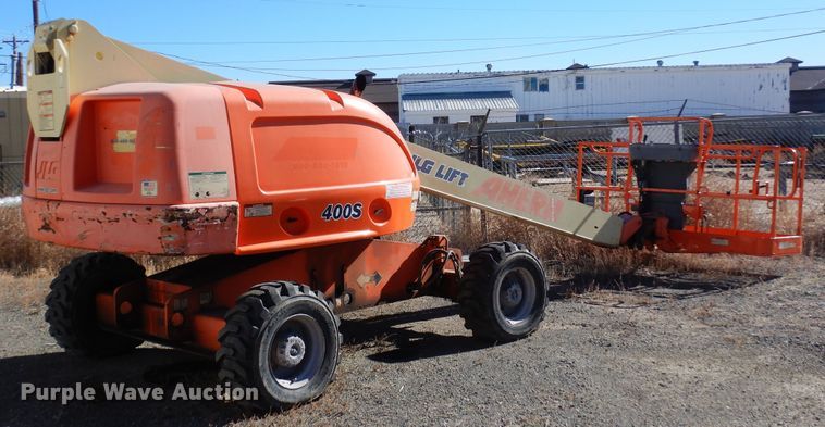 image for item DF8176 2007 JLG 400S  boom lift