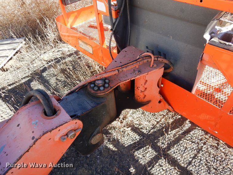 image for item DF8176 2007 JLG 400S  boom lift