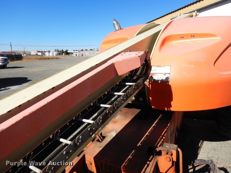 image for item DF8176 2007 JLG 400S  boom lift