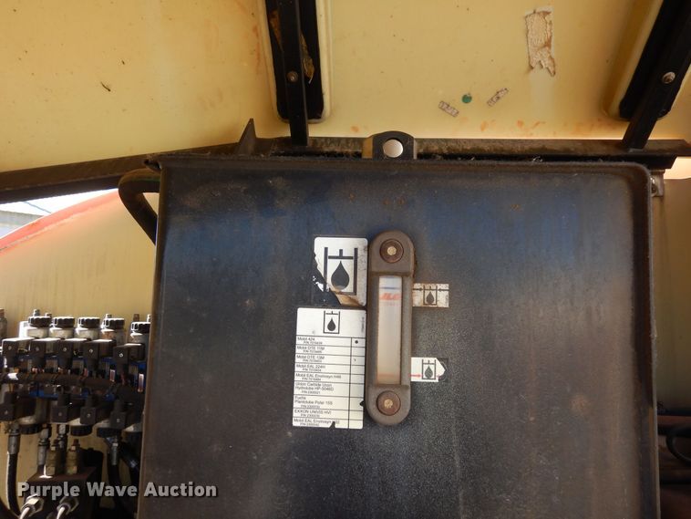 image for item DF8176 2007 JLG 400S  boom lift