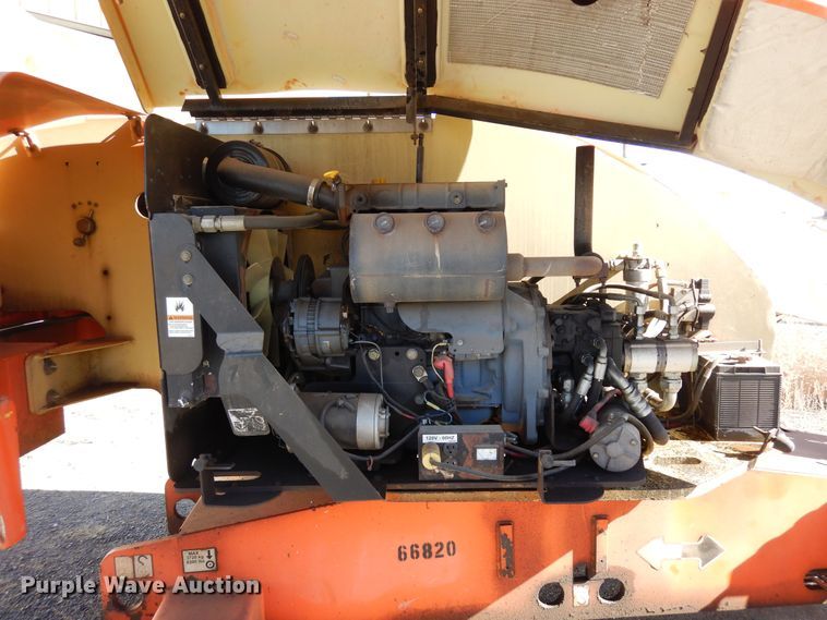 image for item DF8176 2007 JLG 400S  boom lift