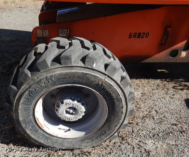 image for item DF8176 2007 JLG 400S  boom lift