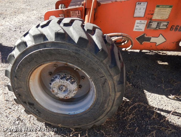 image for item DF8176 2007 JLG 400S  boom lift