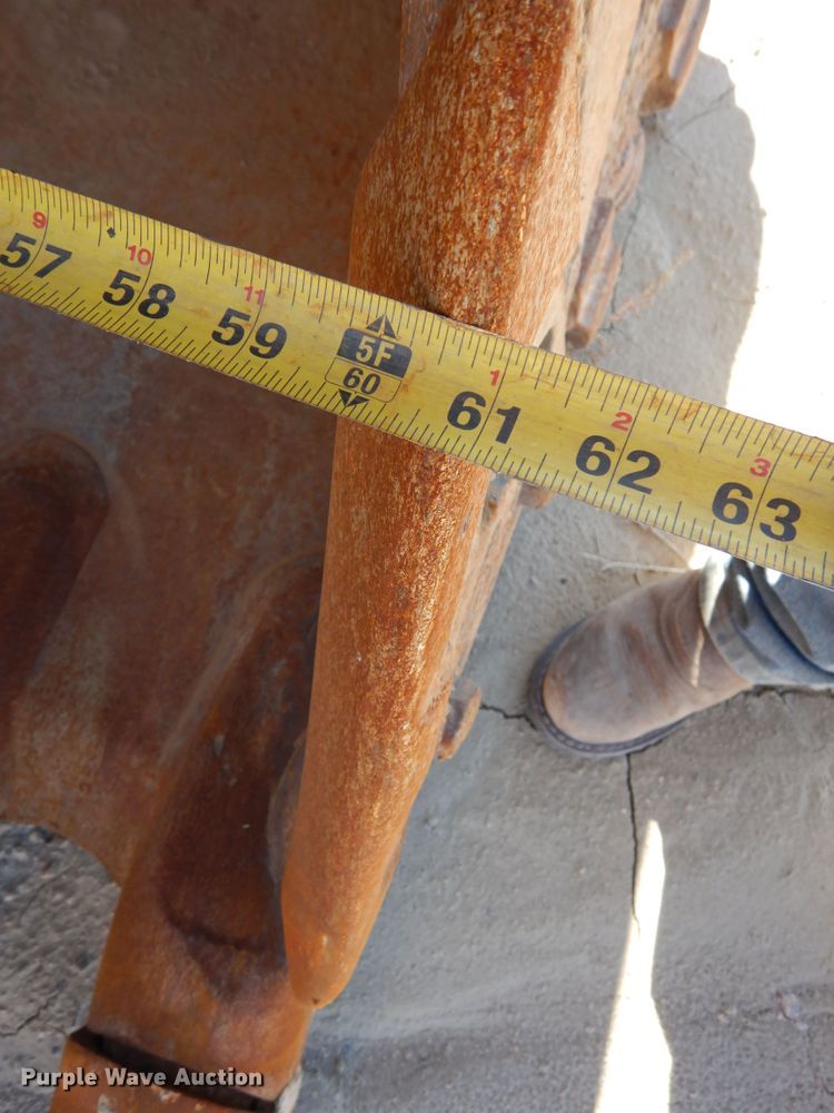 image for item DF8183 2016 Komatsu PC360LCi-11  excavator