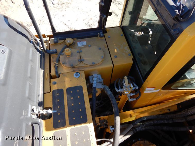 image for item DF8183 2016 Komatsu PC360LCi-11  excavator